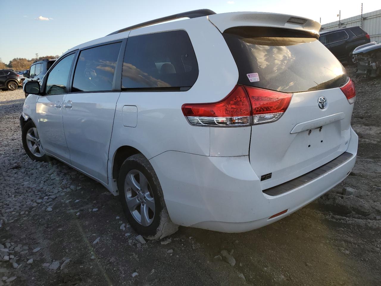 2012 Toyota Sienna - Image 2