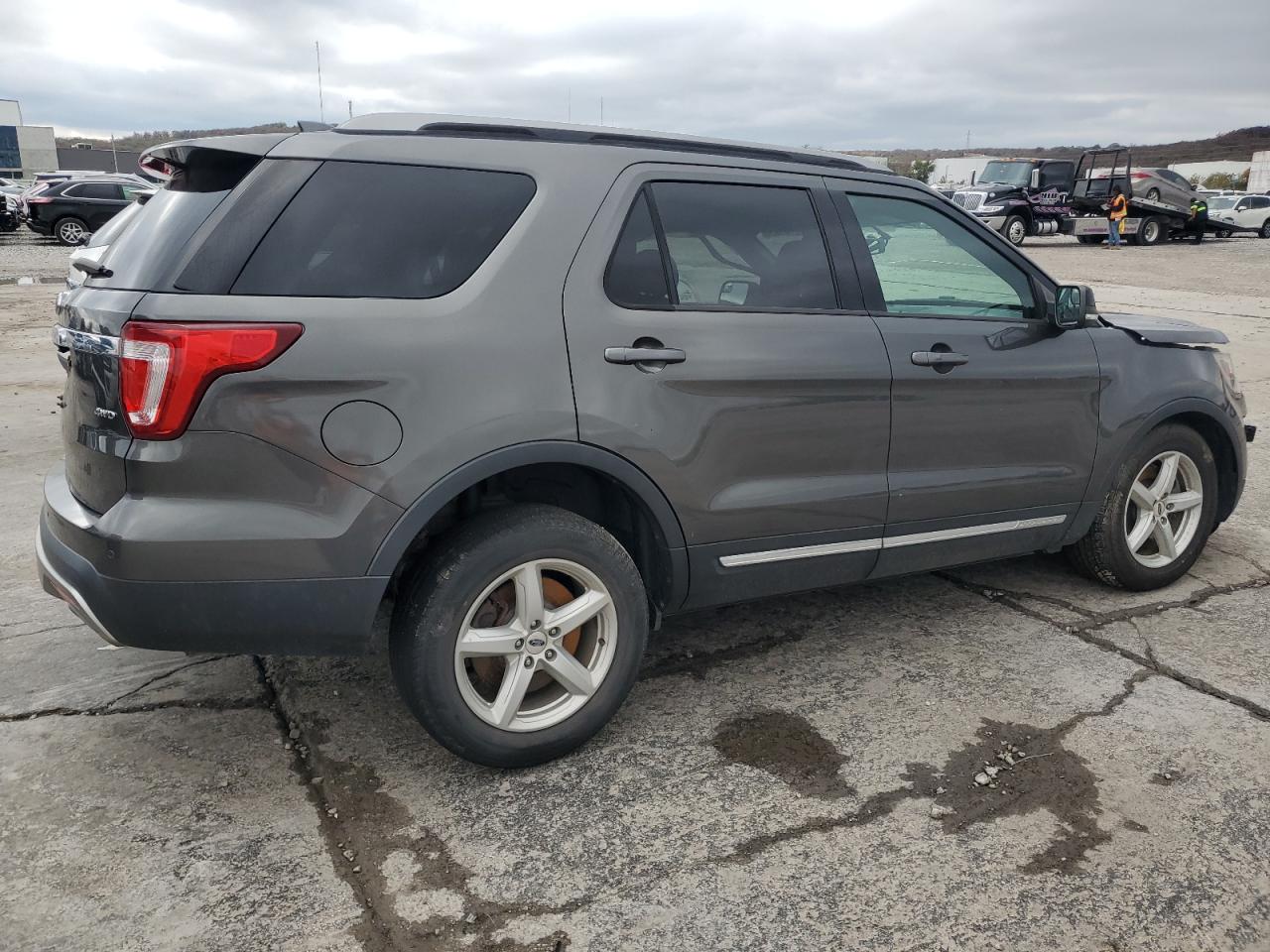 2017 Ford Explorer - Image 3