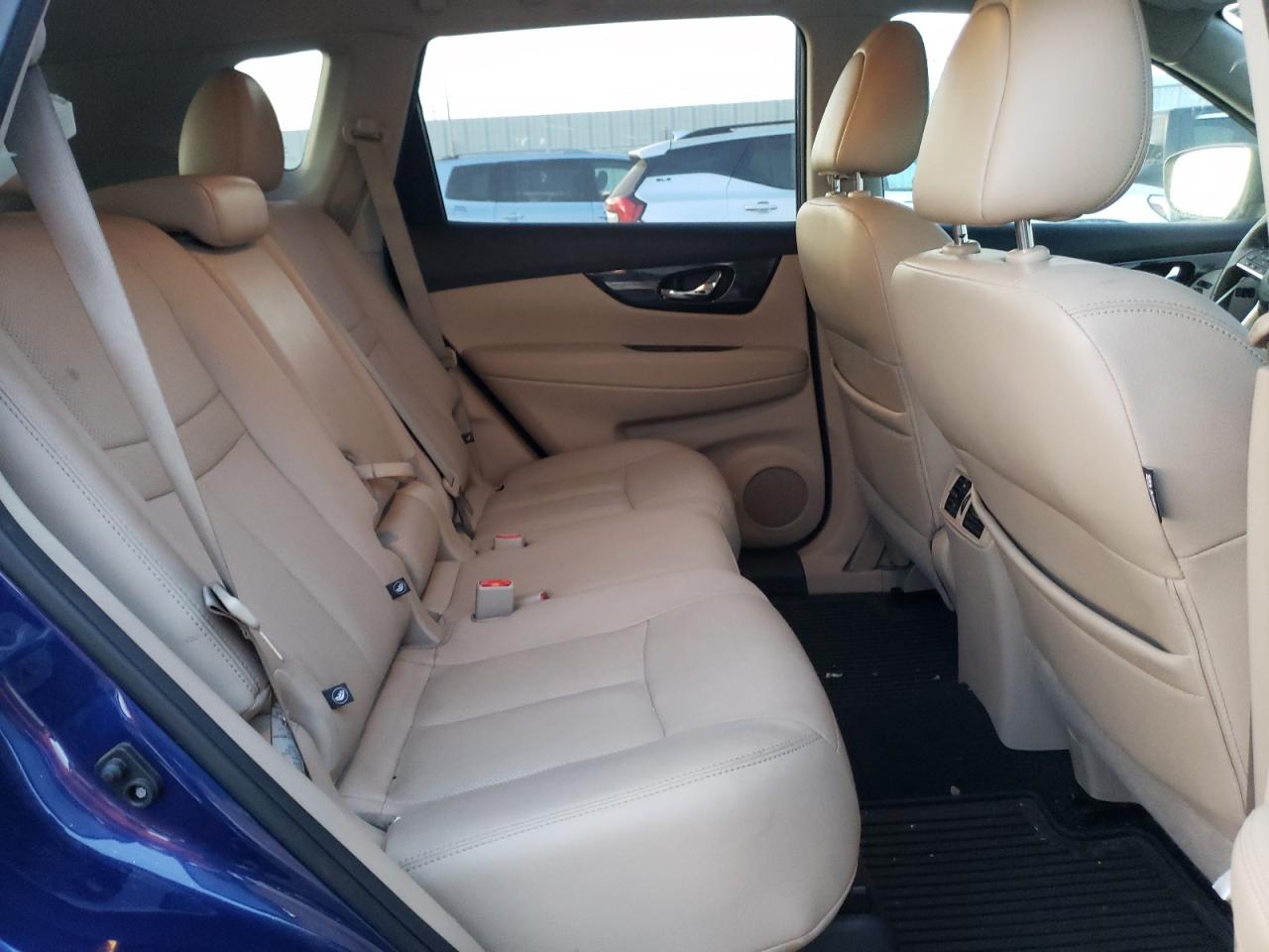 2017 Nissan Rogue - Image 11