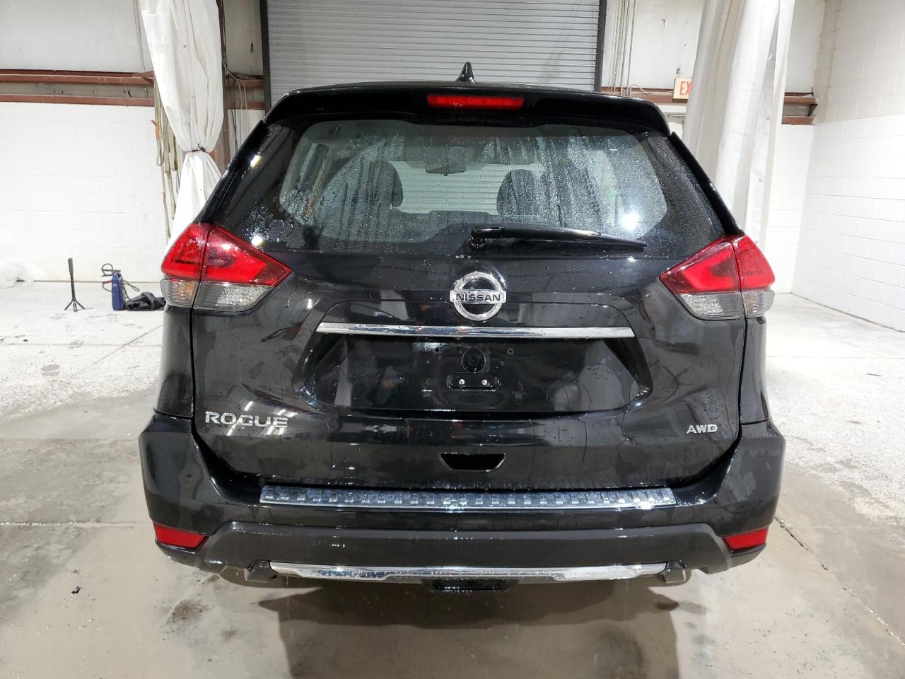 2017 Nissan Rogue S VIN: JN8AT2MV9HW010472 Lot: 81468934