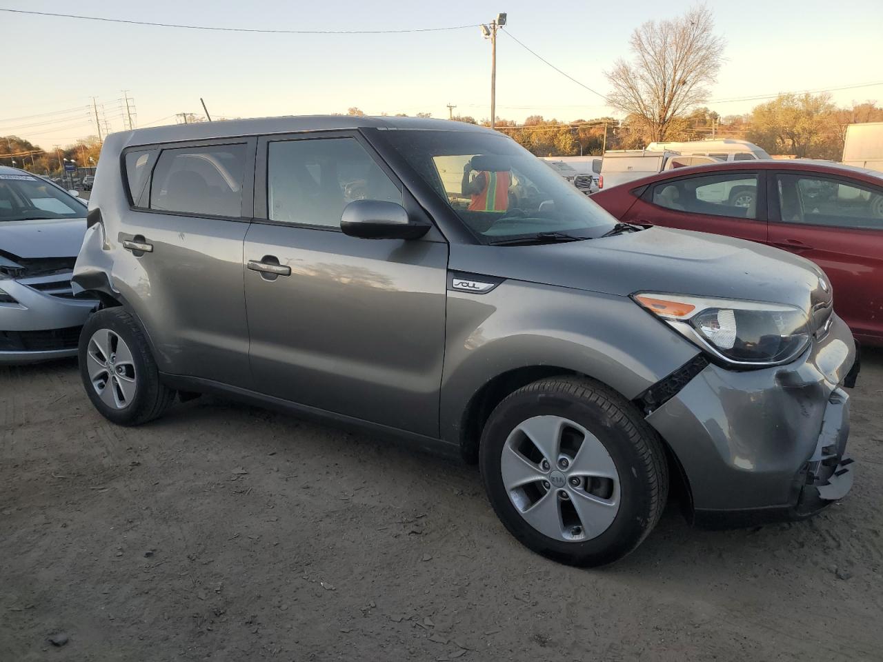 VIN KNDJN2A27F7232970 2015 KIA SOUL no.4