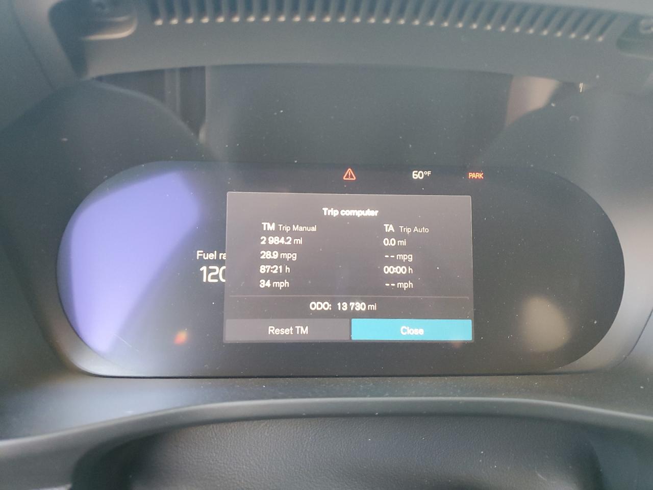 2023 Volvo XC40 - Image 9