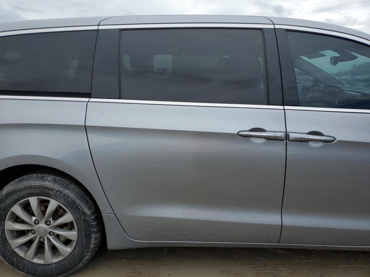 2018 Chrysler Pacifica - Image 11