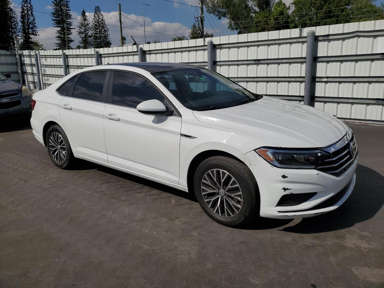 2019 Volkswagen Jetta - Image 4