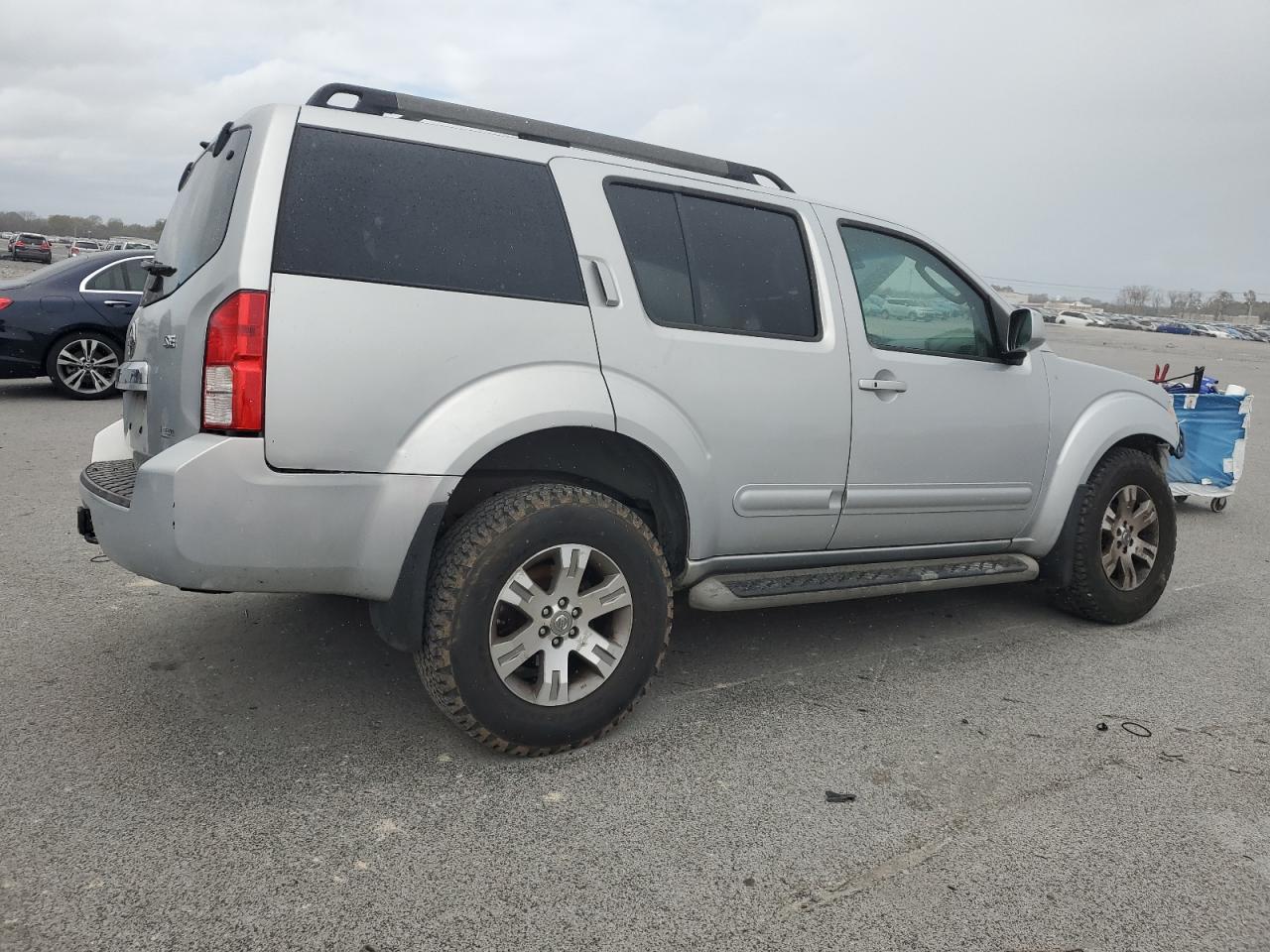 2010 Nissan Pathfinder - Image 3