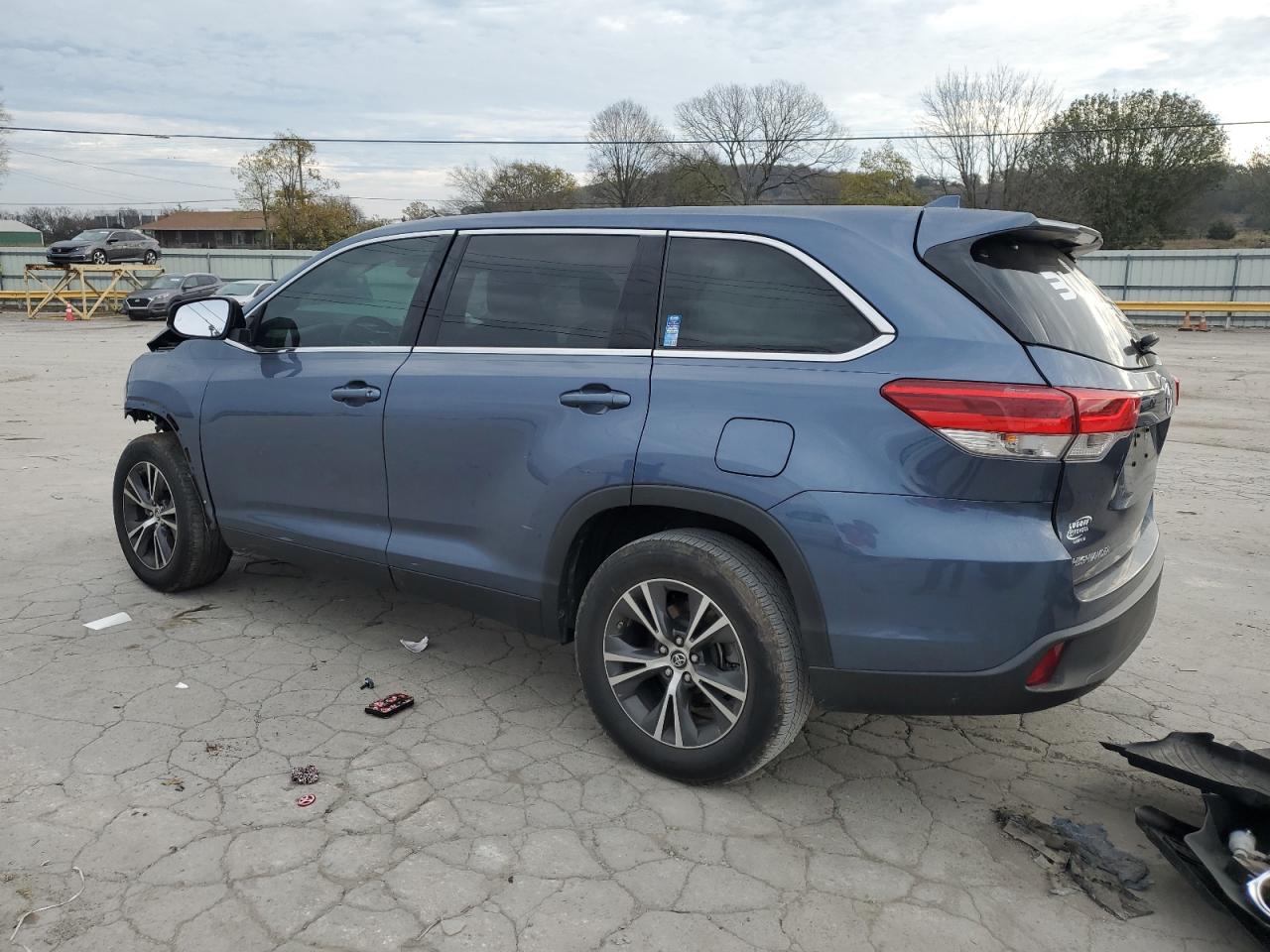 2019 Toyota Highlander - Image 2
