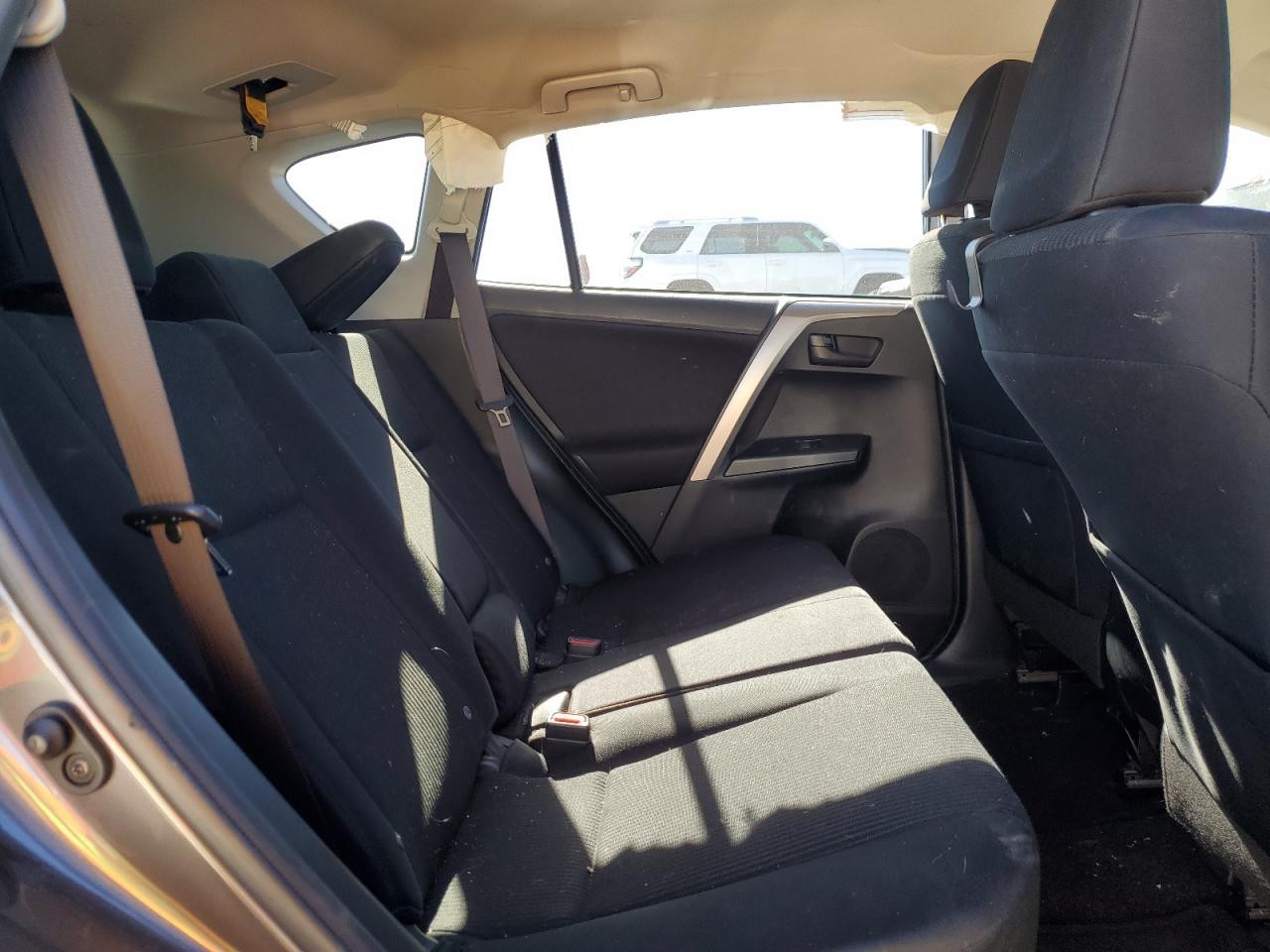 2016 Toyota RAV 4 - Image 11