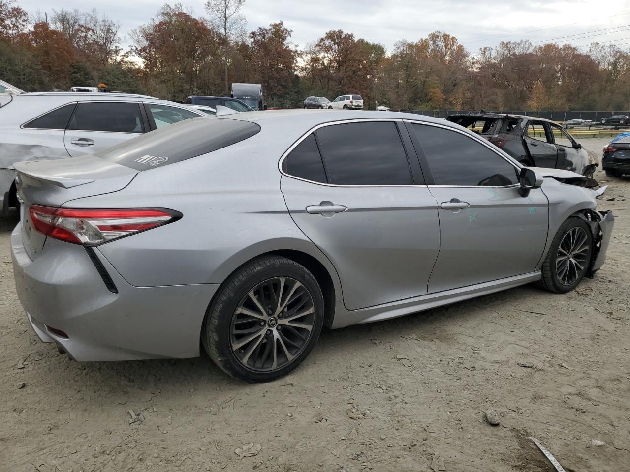 VIN 4T1B11HK3KU220399 2019 TOYOTA CAMRY no.3