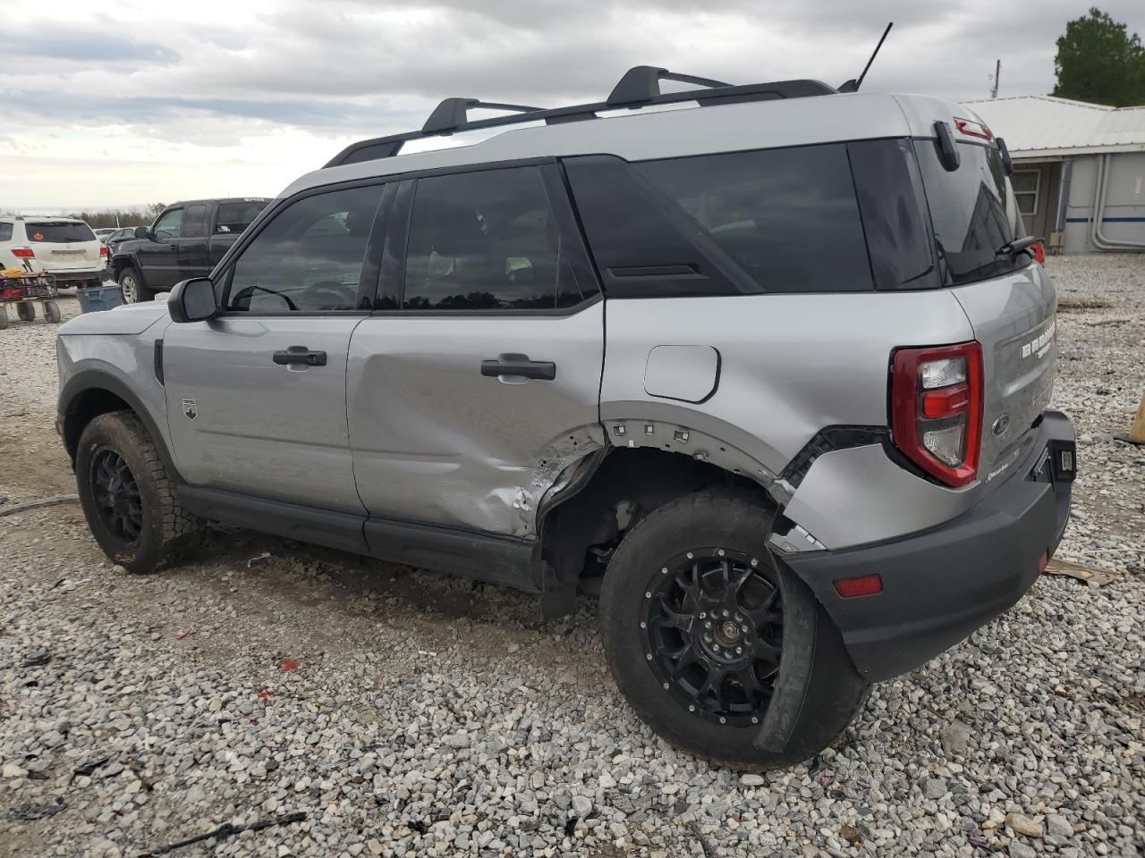2021 Ford Bronco - Image 2