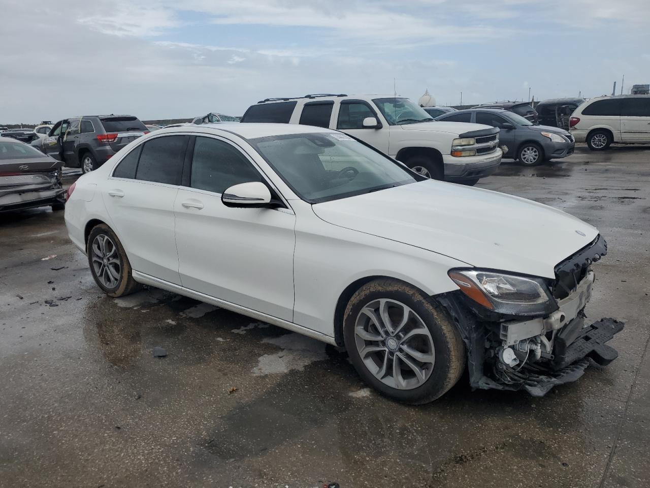 VIN 55SWF4JB5GU123304 2016 MERCEDES-BENZ C-CLASS no.4