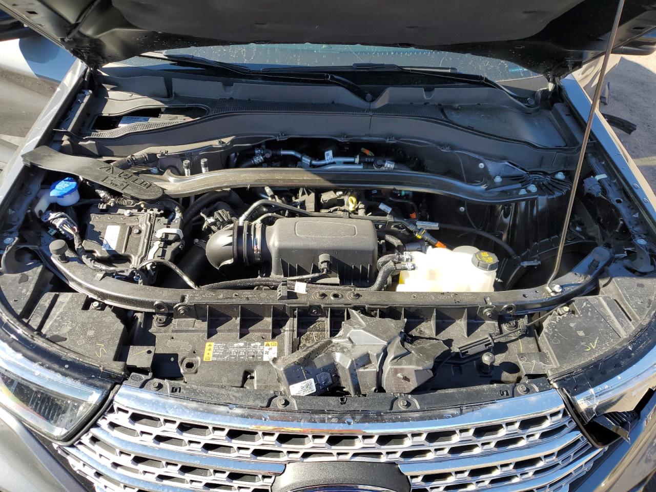 2023 Ford Explorer - Image 12
