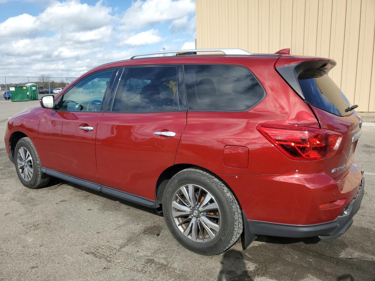 2019 Nissan Pathfinder - Image 2