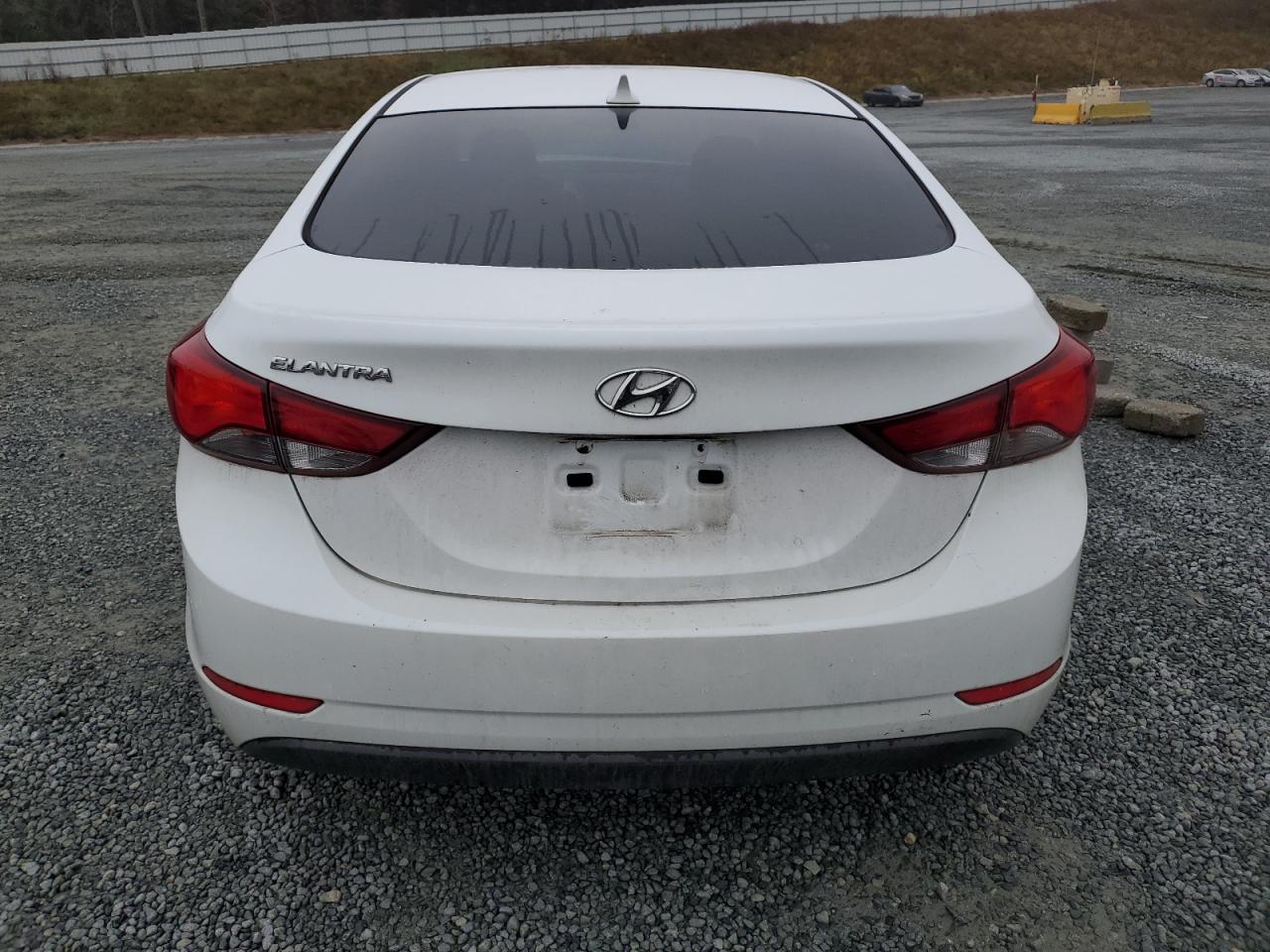 2015 Hyundai Elantra Se VIN: 5NPDH4AE7FH633621 Lot: 80236864