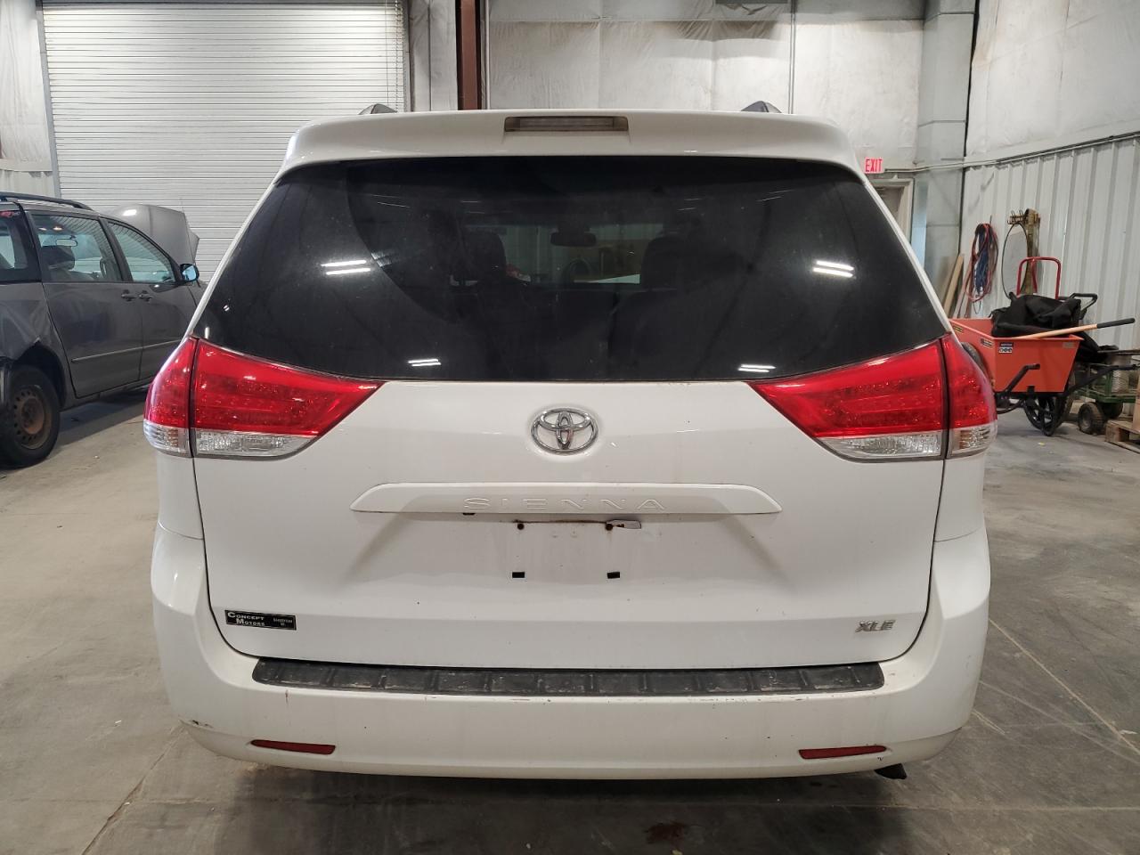 2012 Toyota Sienna Xle VIN: 5TDYK3DC1CS215908 Lot: 80283174