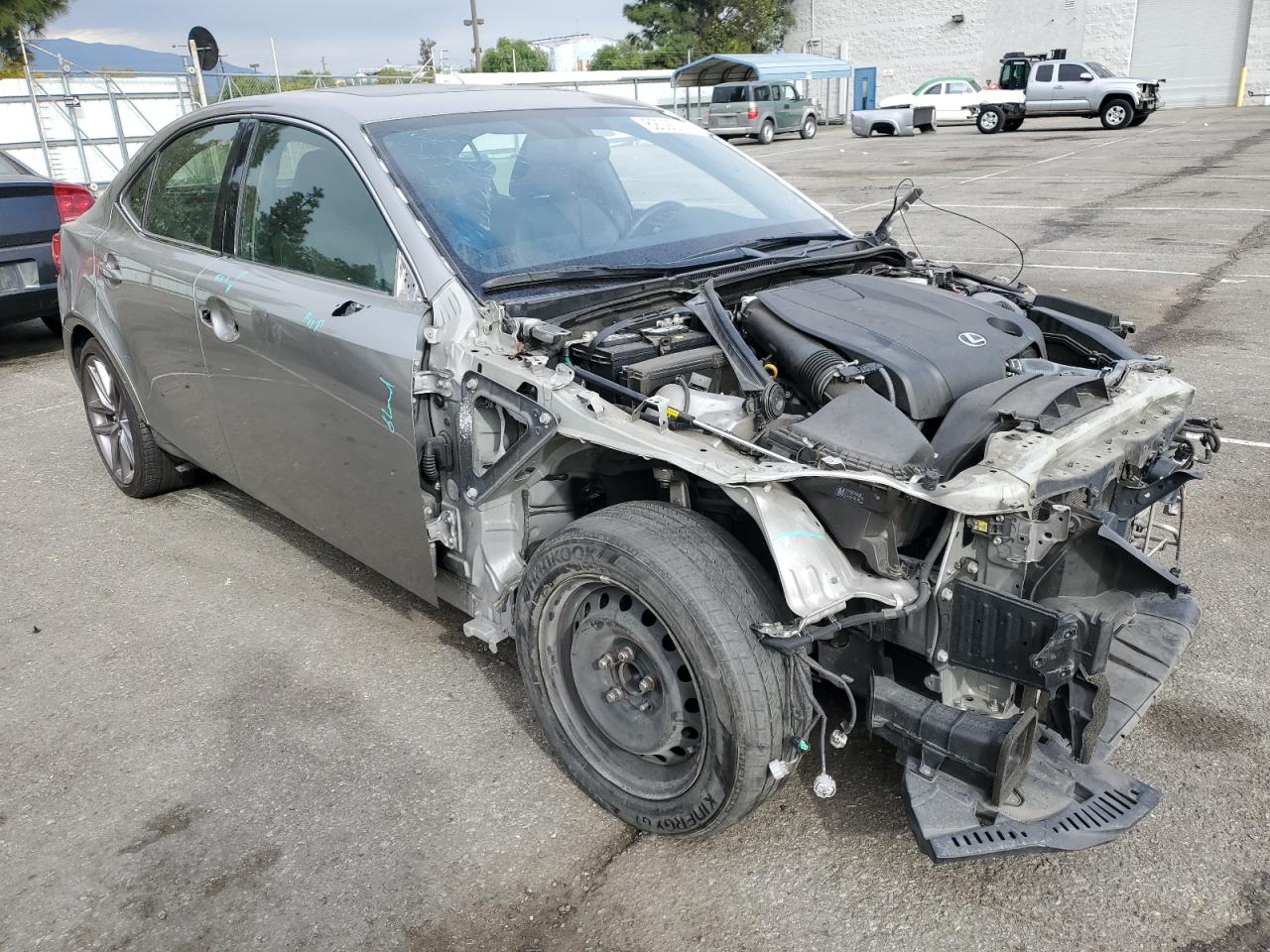 2015 Lexus IS - Image 4