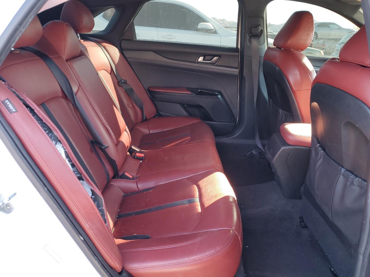 2022 Kia K5 - Image 10