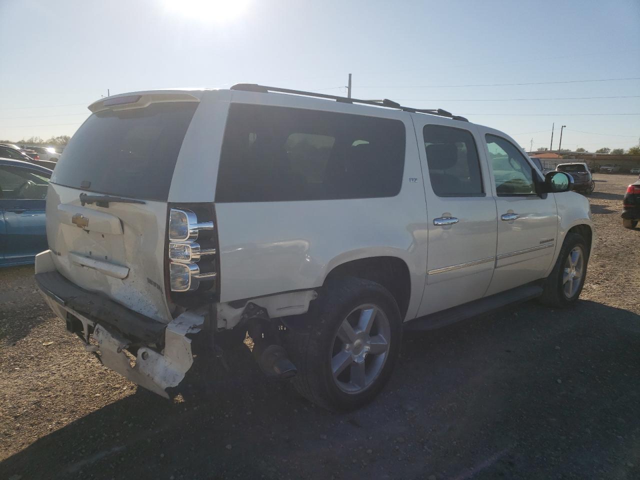 VIN 1GNSKKE76ER213436 2014 CHEVROLET SUBURBAN no.3