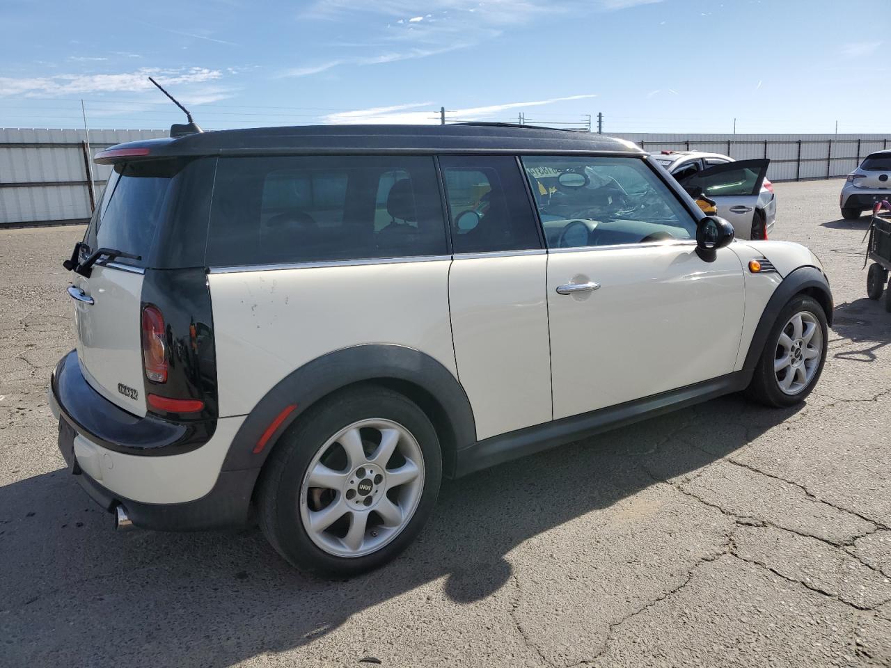2010 MINI Cooper - Image 3