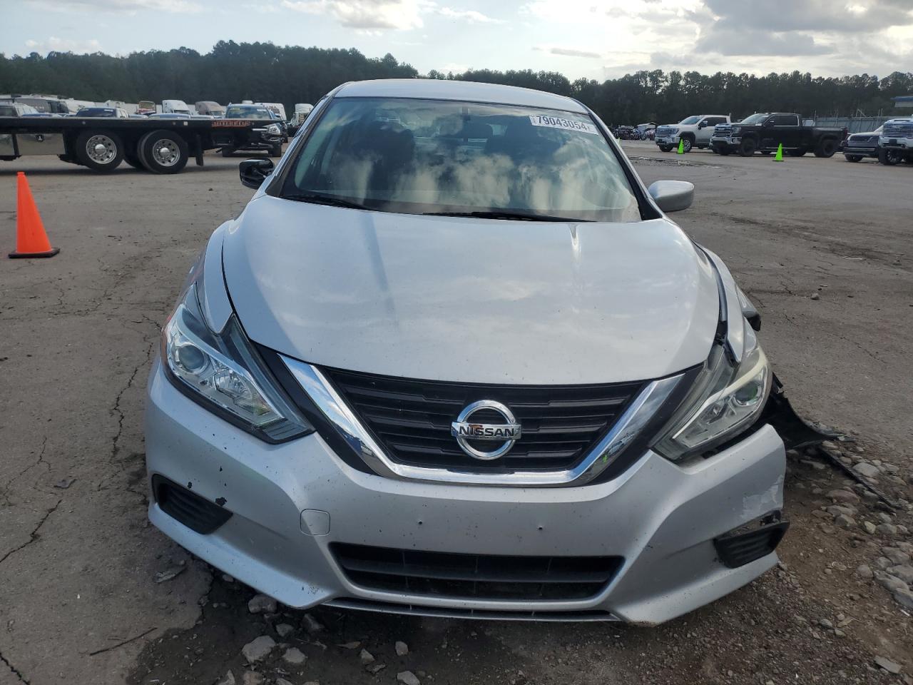 2017 Nissan Altima - Image 5