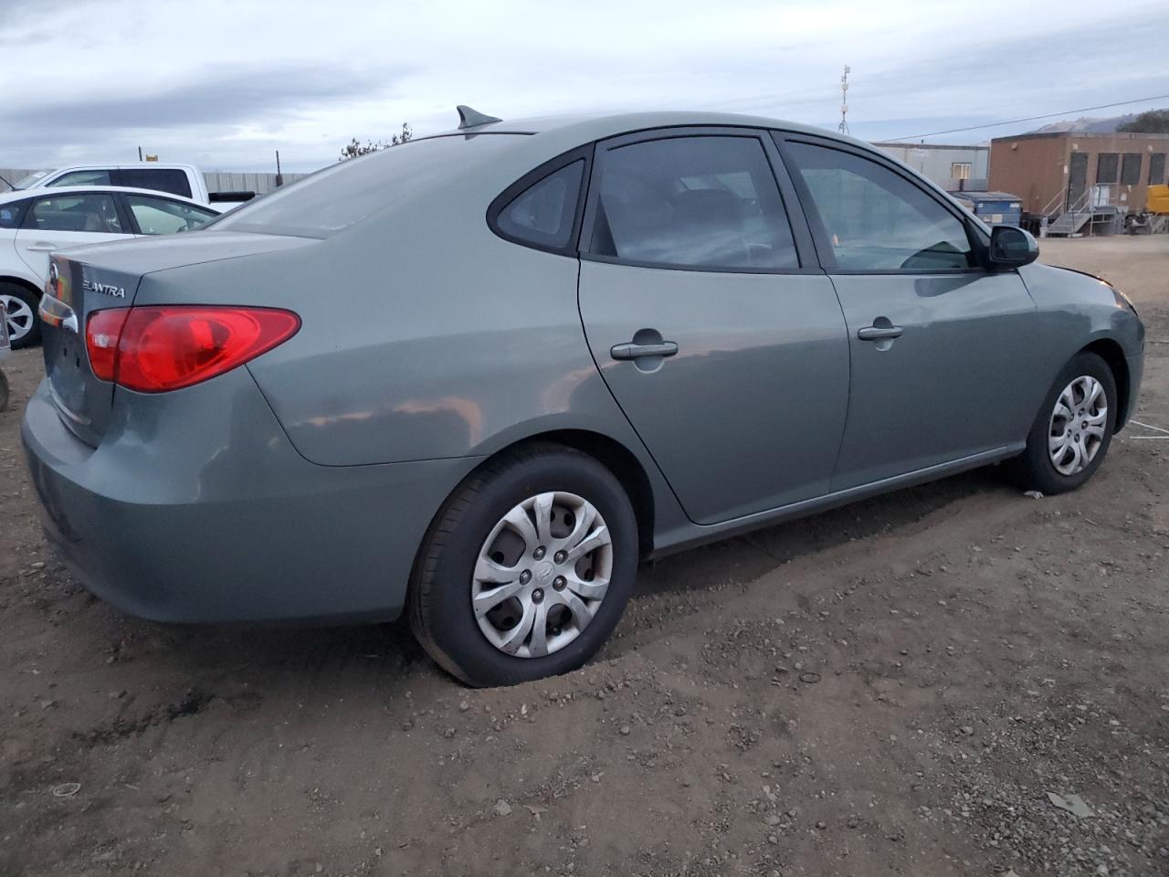 2010 Hyundai Elantra - Image 3