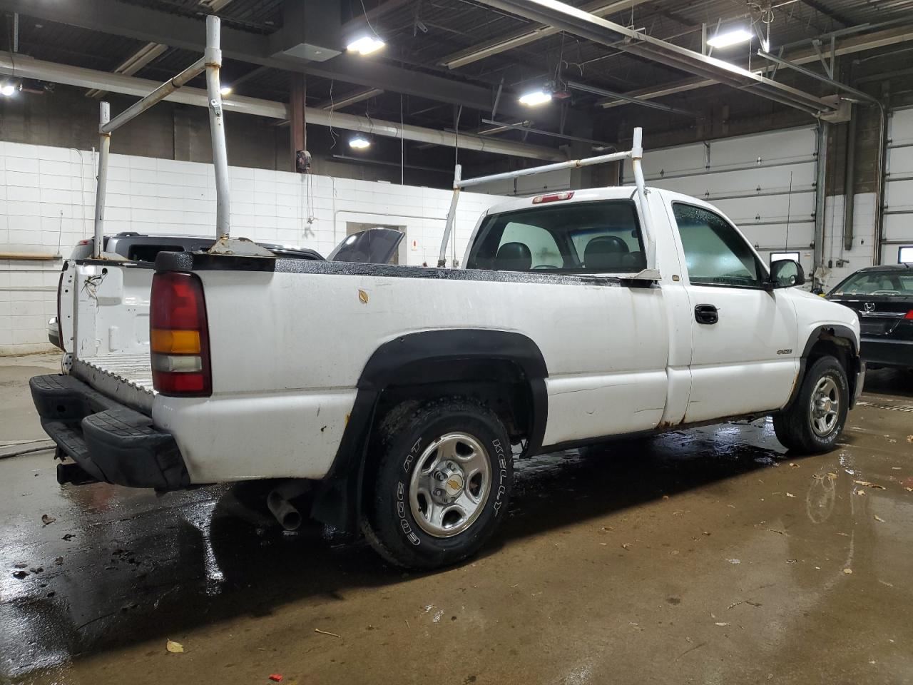 2000 Chevrolet Silverado - Image 3