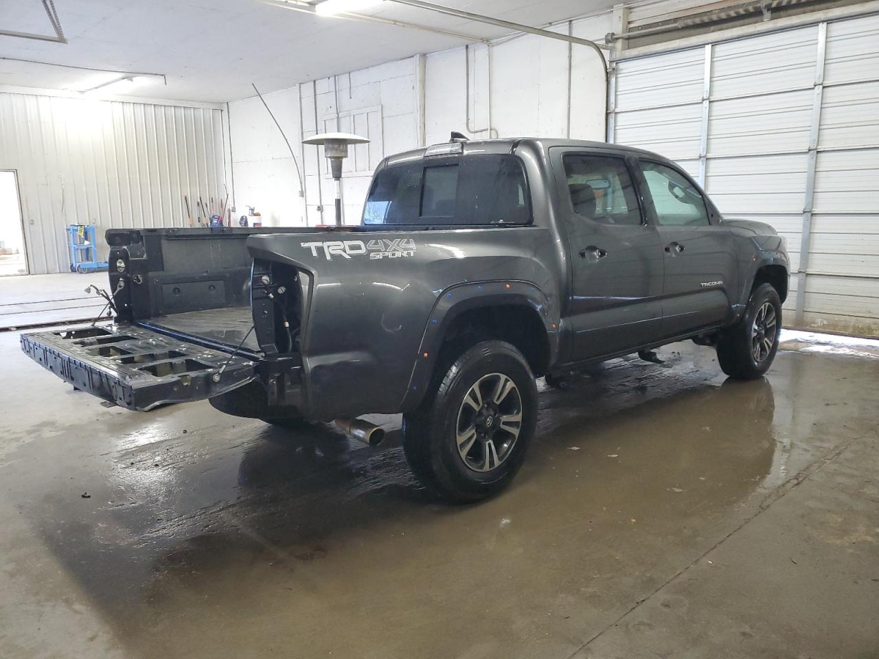 2017 Toyota Tacoma - Image 3