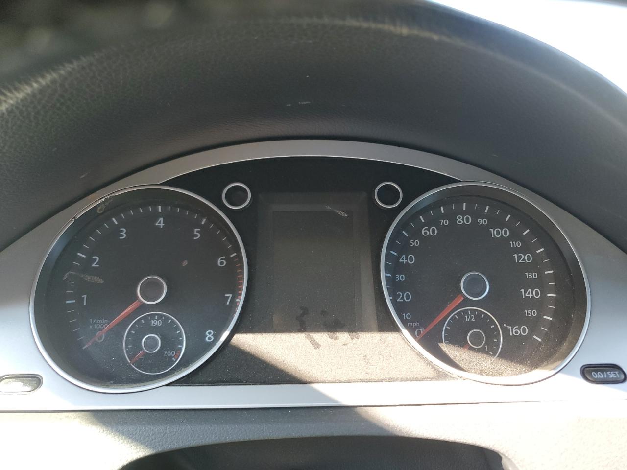 2010 Volkswagen Passat - Image 9