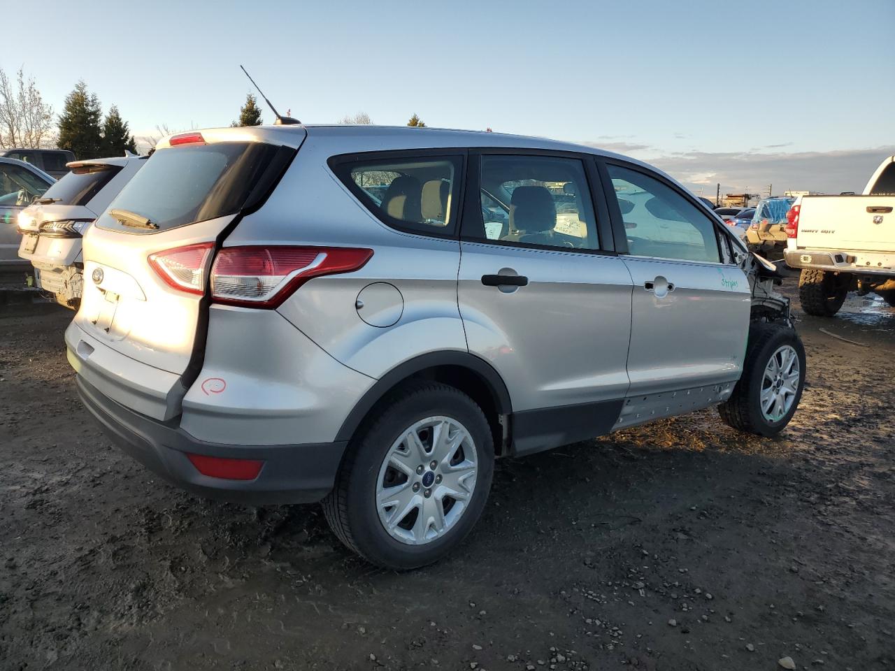 VIN 1FMCU0F76EUD58608 2014 FORD ESCAPE no.3