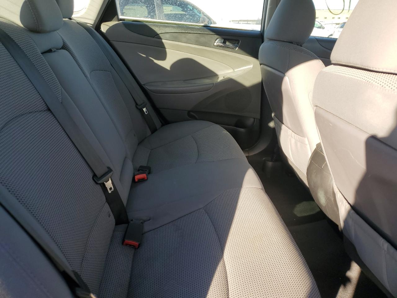 2013 Hyundai Sonata - Image 11