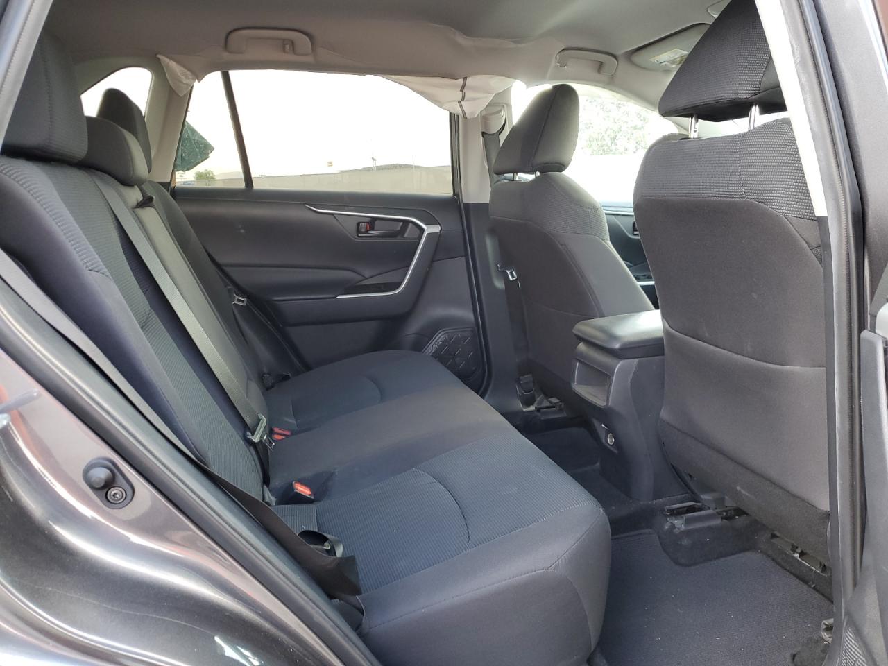 2021 Toyota RAV 4 - Image 11
