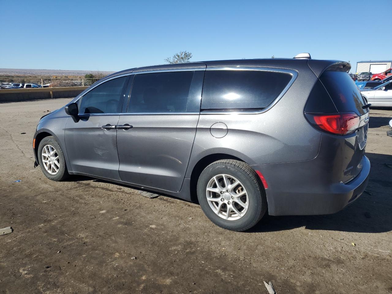 2017 Chrysler Pacifica Touring VIN: 2C4RC1DG8HR502106 Lot: 81580964