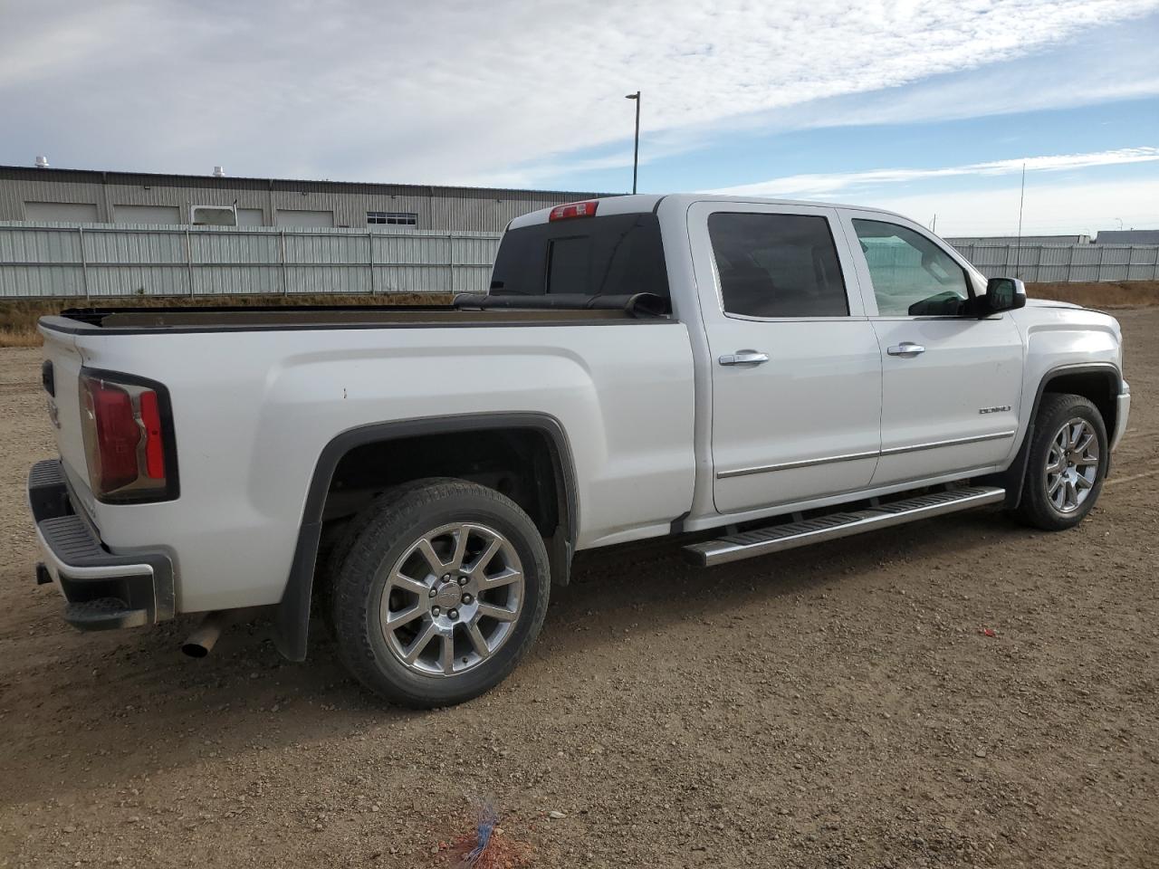 2017 GMC Sierra - Image 3