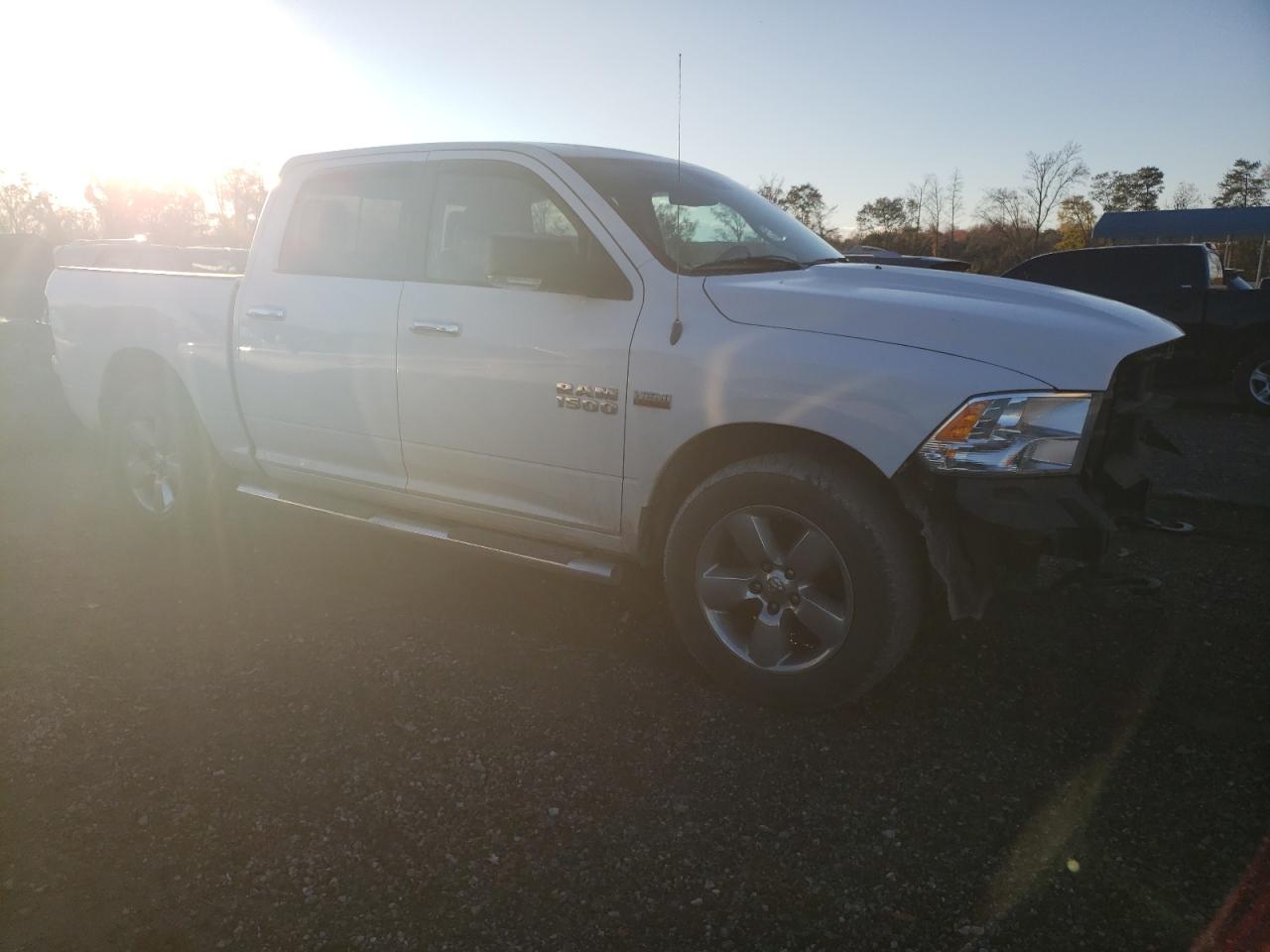 2014 RAM 1500 - Image 4