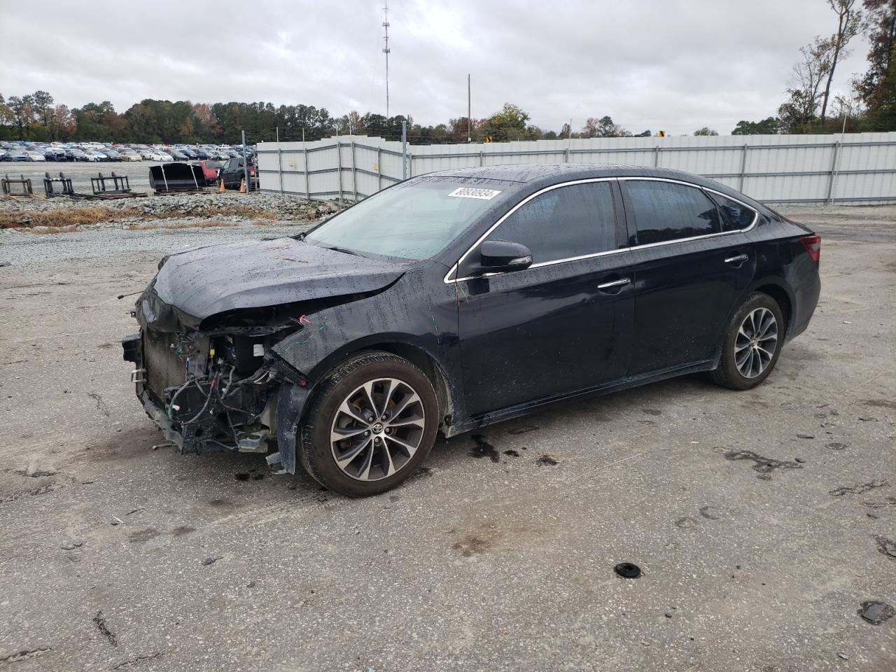 2016 Toyota Avalon - Image 1
