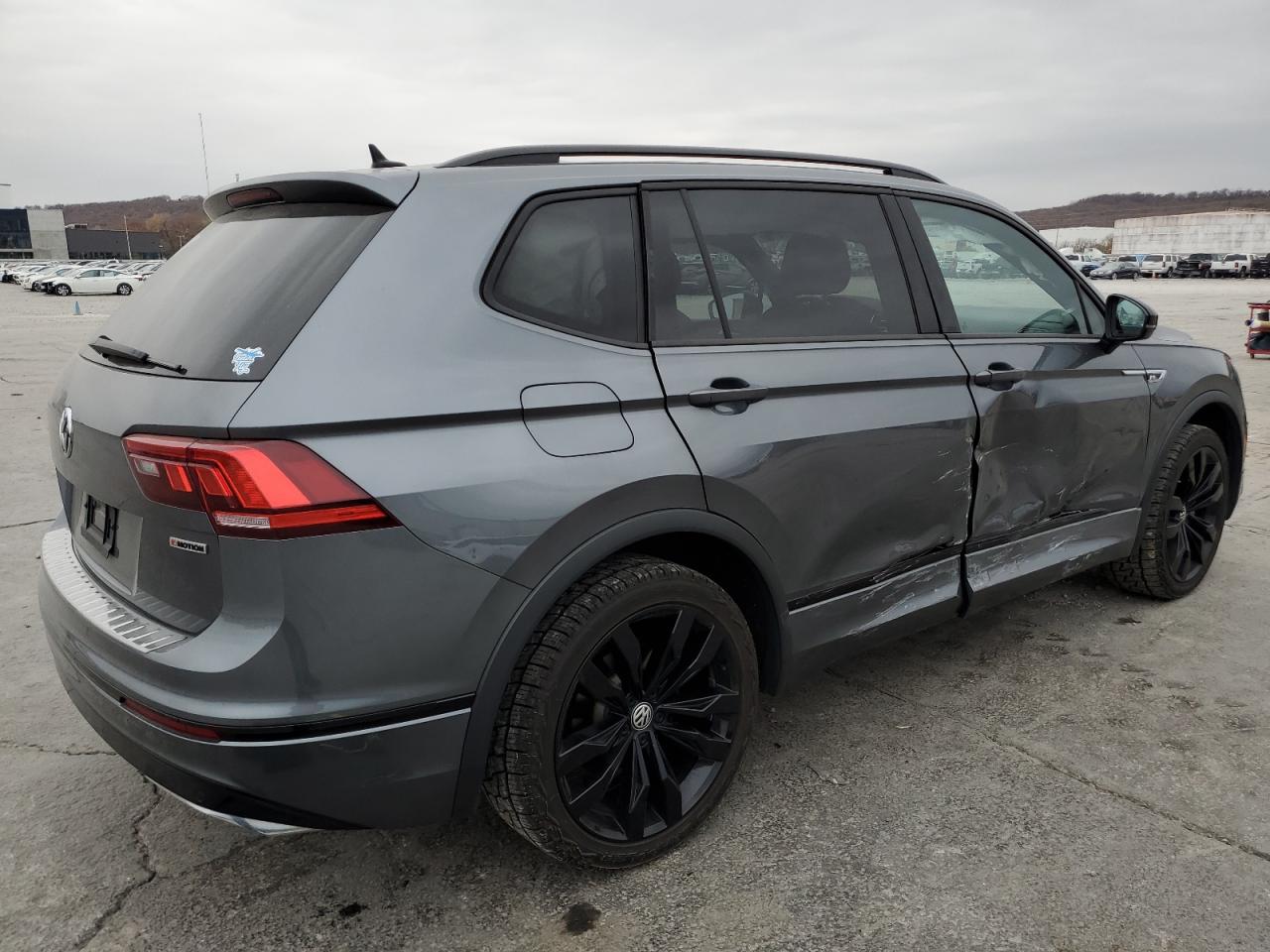 2021 Volkswagen Tiguan - Image 3