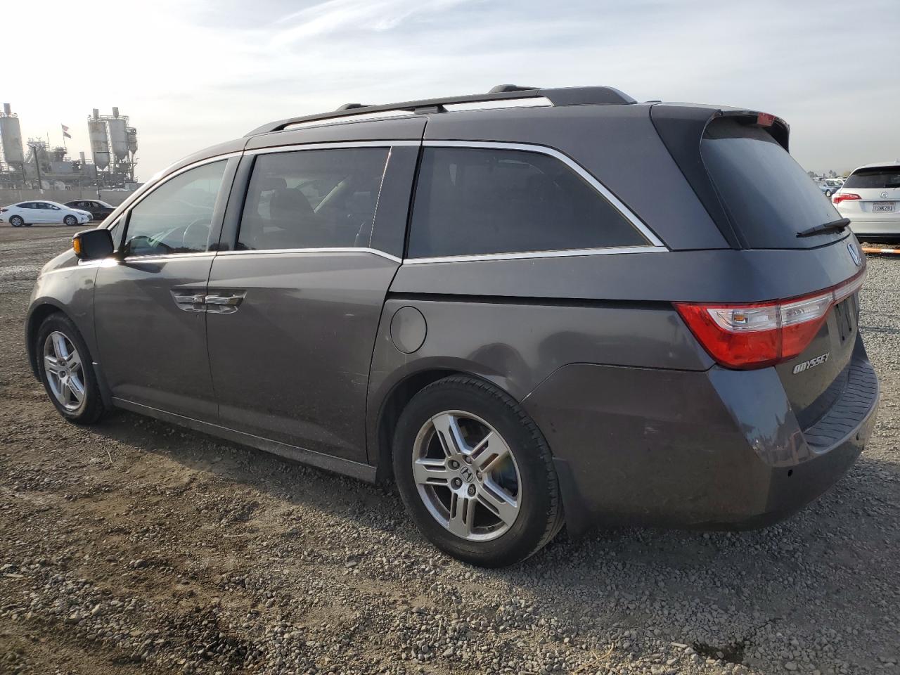 2012 Honda Odyssey - Image 2