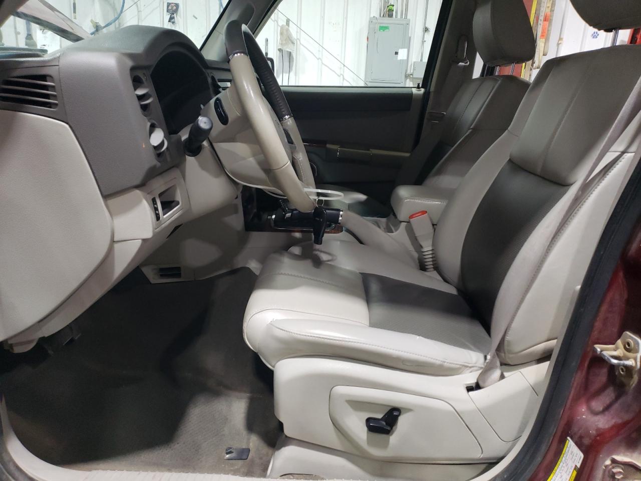 2008 Jeep Commander - Image 7