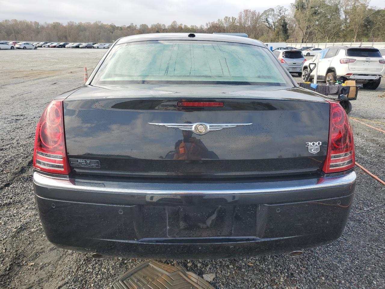 2010 Chrysler 300 - Image 6