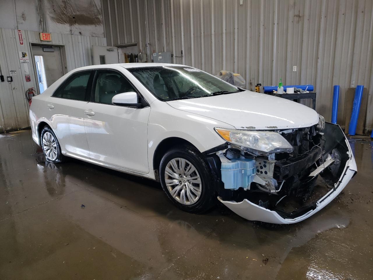 2014 Toyota Camry - Image 4