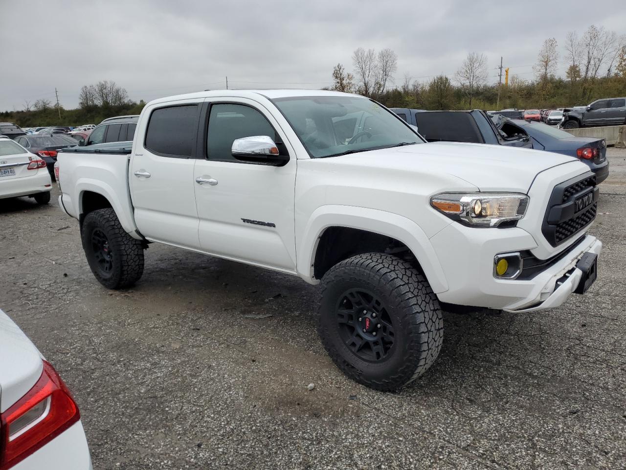 2017 Toyota Tacoma - Image 4