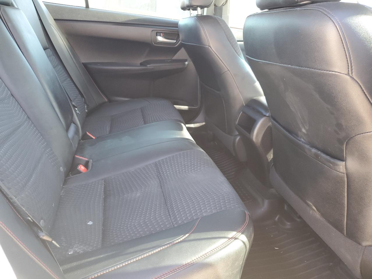 2015 Toyota Camry - Image 10