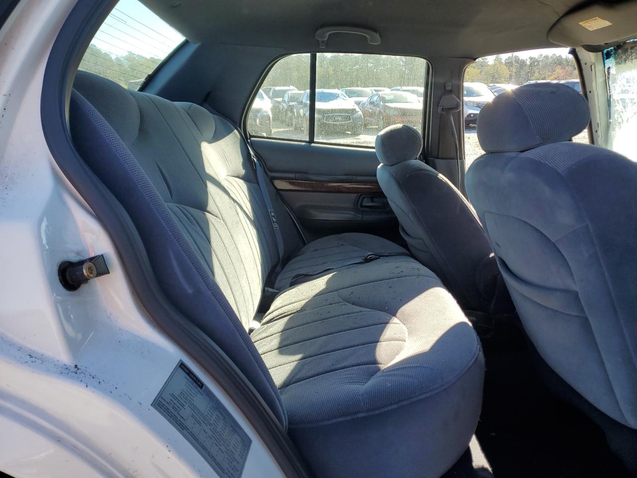 2000 Mercury Grand Marquis Gs VIN: 2MEFM74W4YX609402 Lot: 81341414