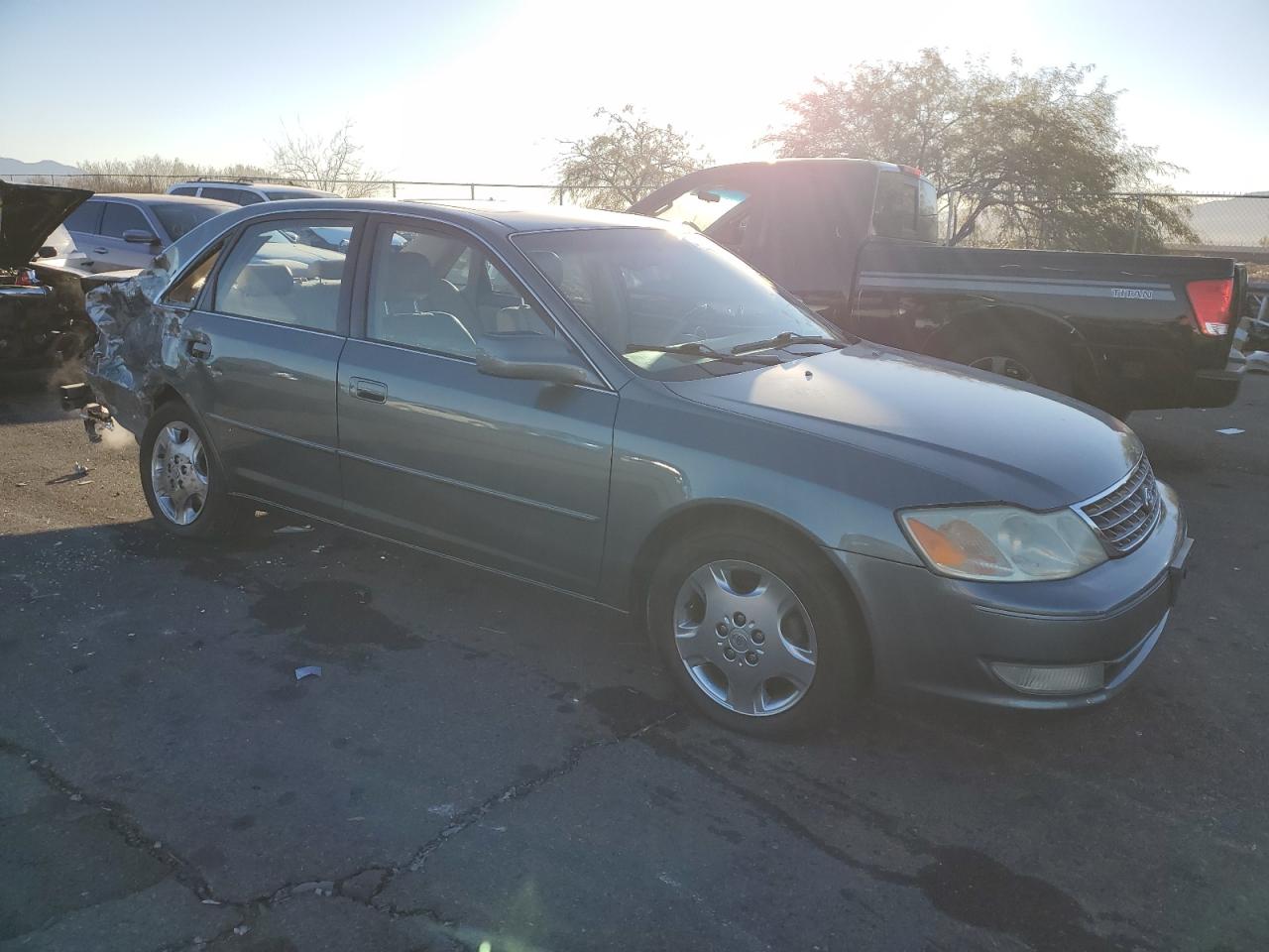 2004 Toyota Avalon - Image 4