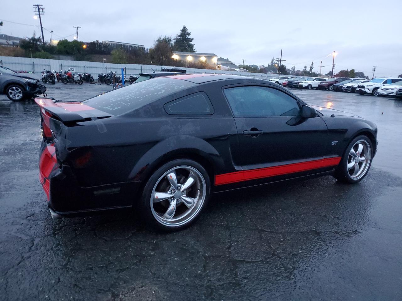 2006 Ford Mustang - Image 3