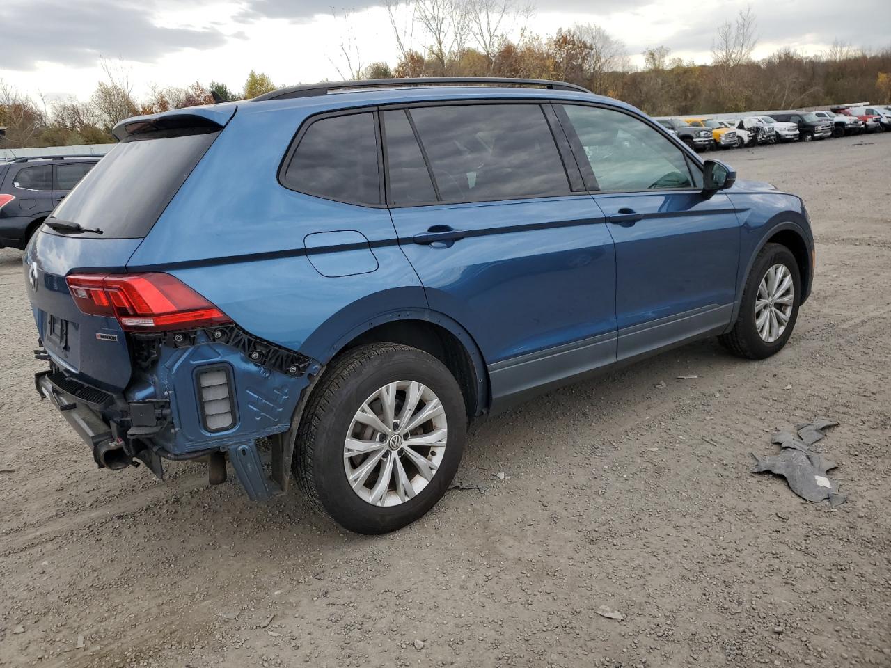 2020 Volkswagen Tiguan - Image 3