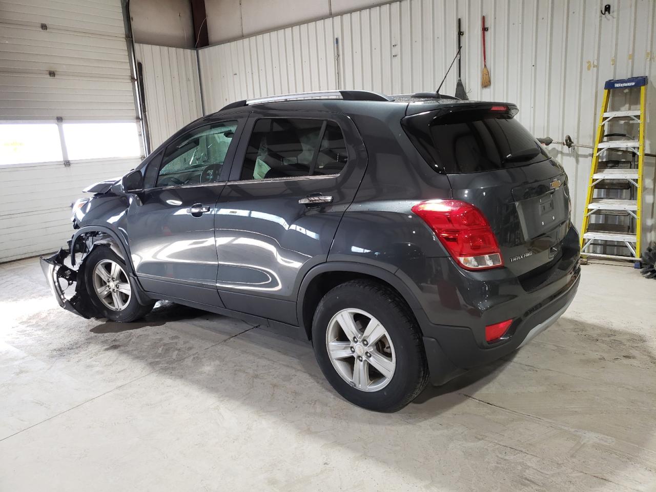 VIN 3GNCJPSB9LL187058 2020 CHEVROLET TRAX no.2