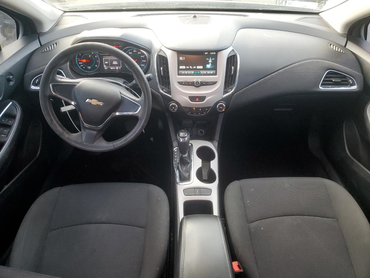 2017 Chevrolet Cruze - Image 8