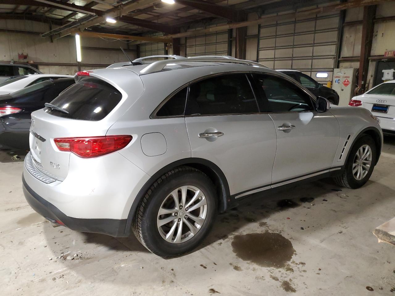 2010 Infiniti FX - Image 3
