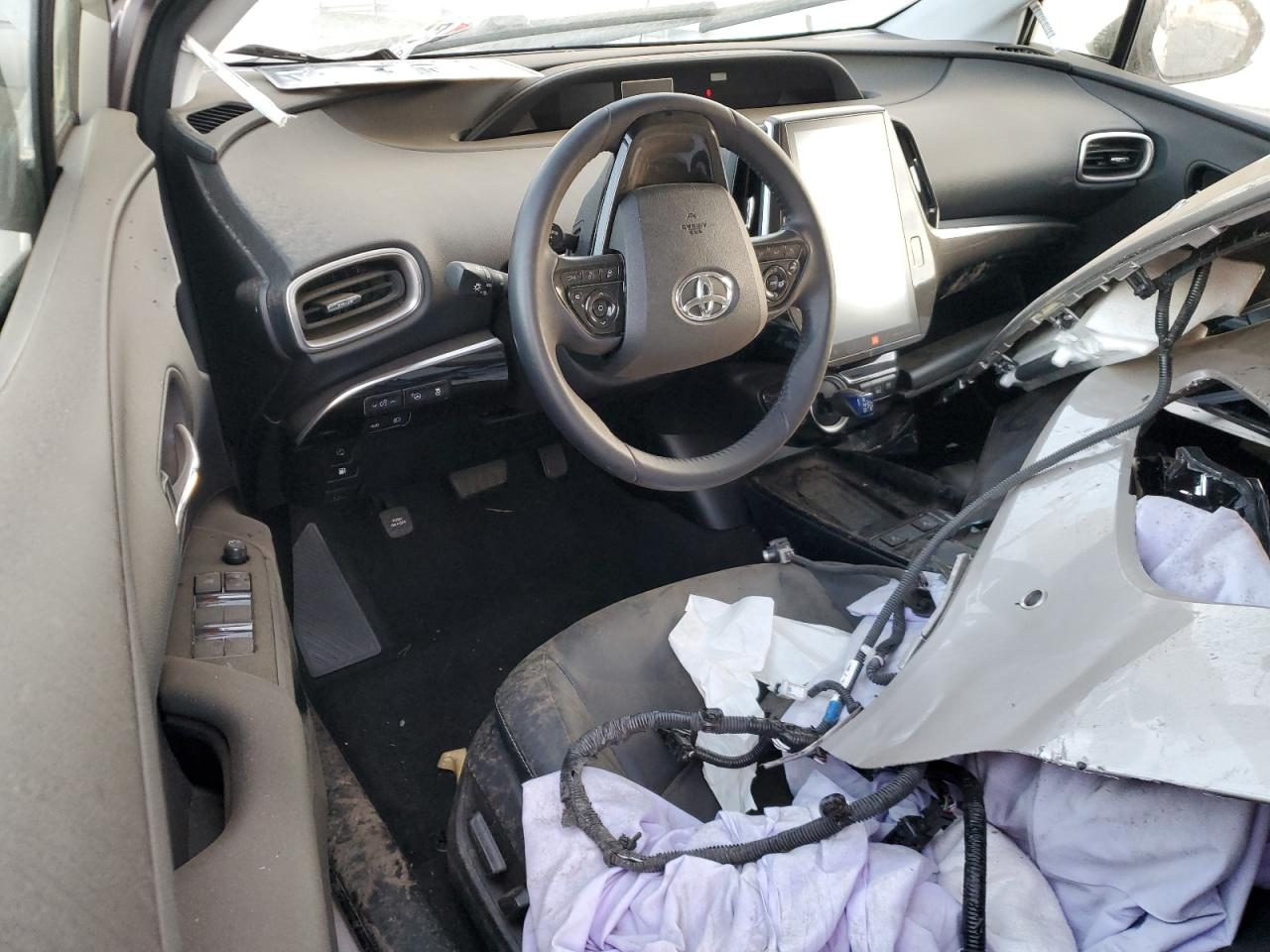 2020 Toyota Prius - Image 8