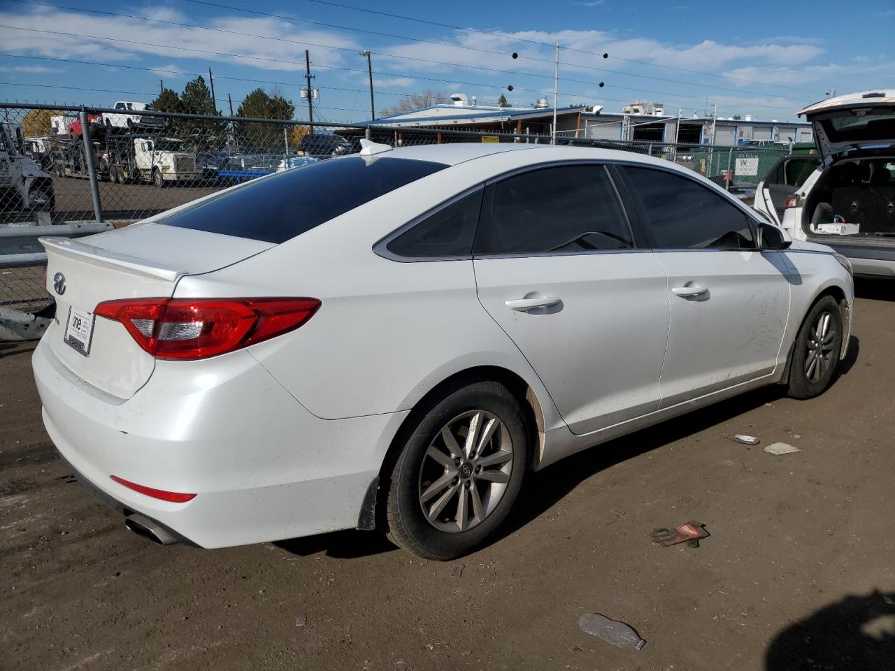 2016 Hyundai Sonata - Image 3